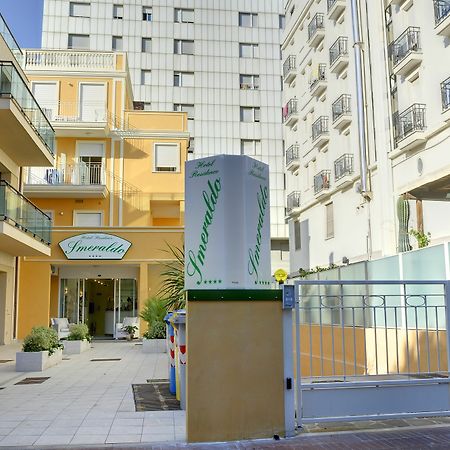 Residence Suite Smeraldo Riccione Exterior foto