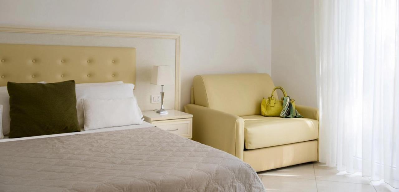 Residence Suite Smeraldo Riccione Exterior foto