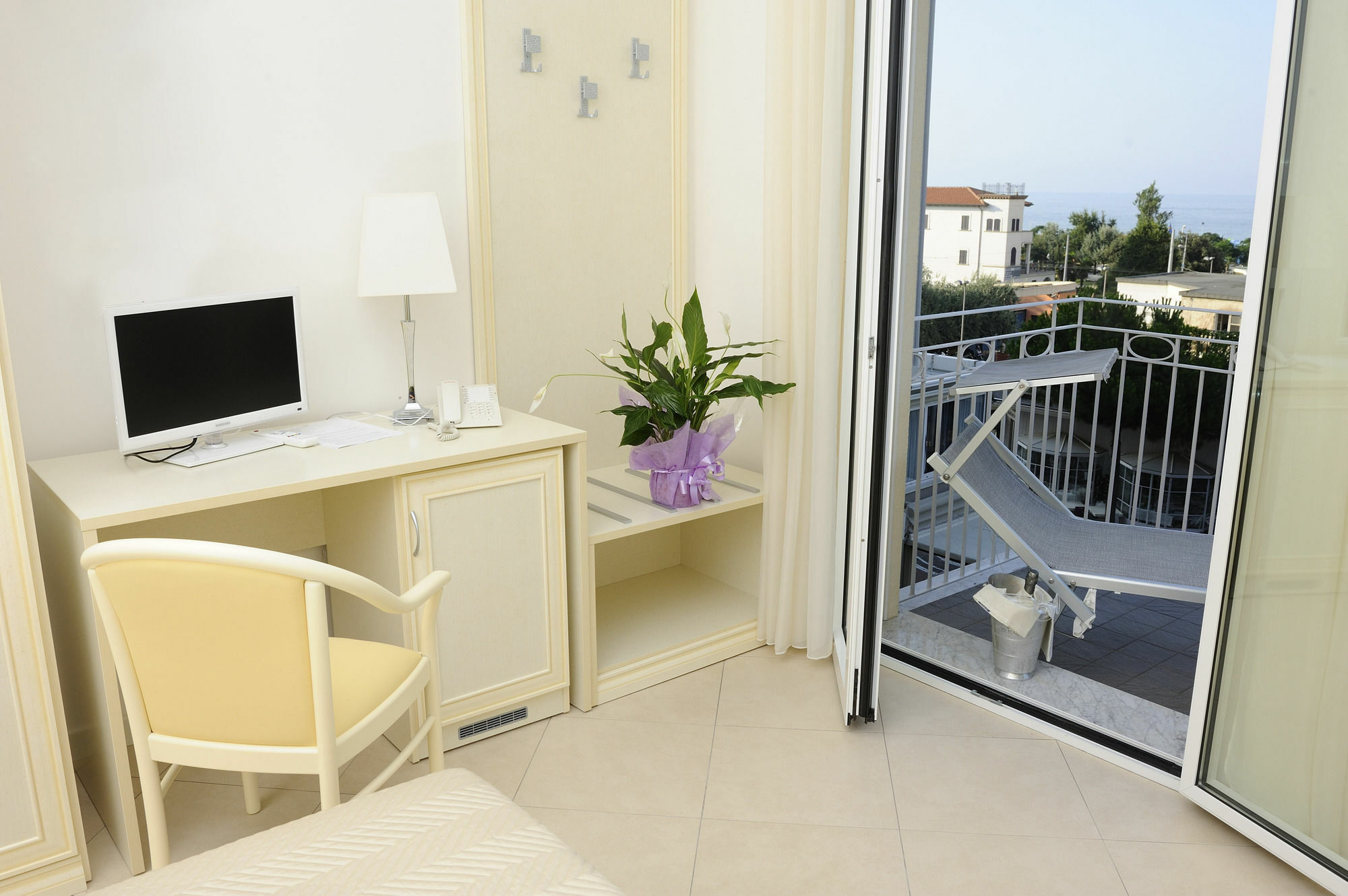 Residence Suite Smeraldo Riccione Exterior foto